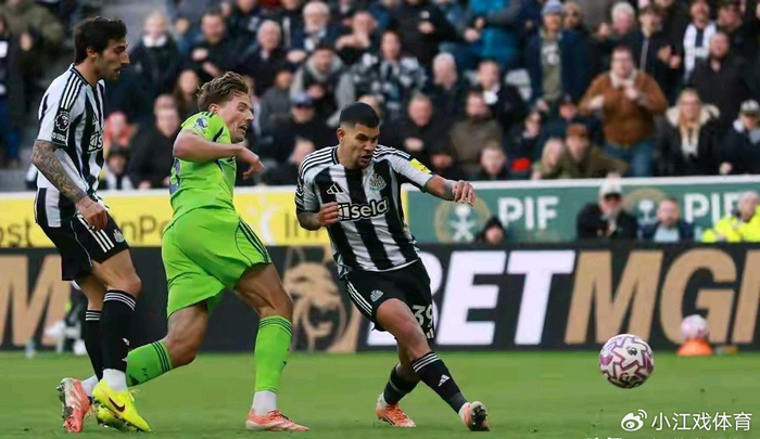 曼联皇马争夺纽卡中场核心吉马良斯 转会市场暗