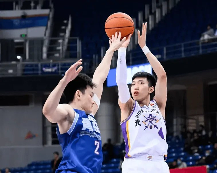 北控惨败青岛防守漏洞暴露球权分配失衡
