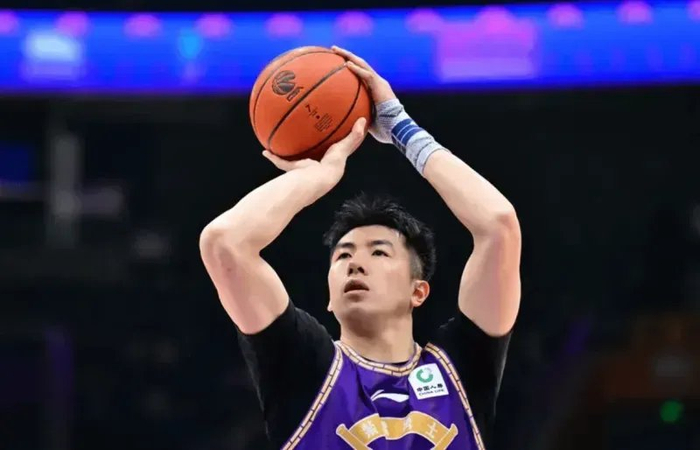 北控惨败青岛防守漏洞暴露球权分配失衡