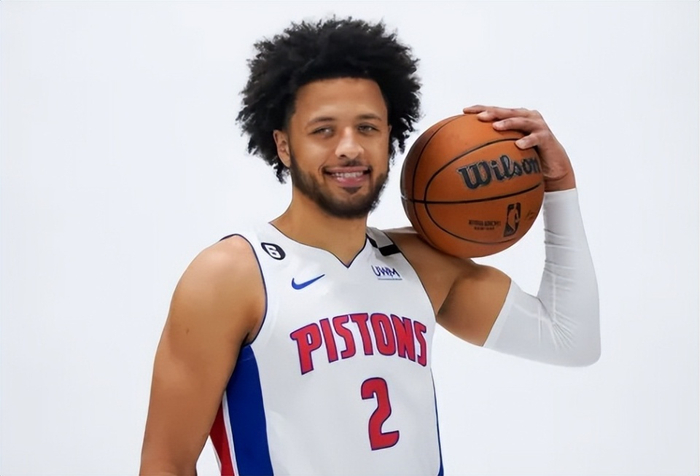 美媒预测五年后NBA最强五人名单：文班亚马登顶