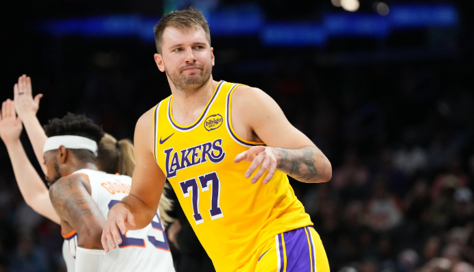 美媒预测五年后NBA最强五人名单：文班亚马登顶