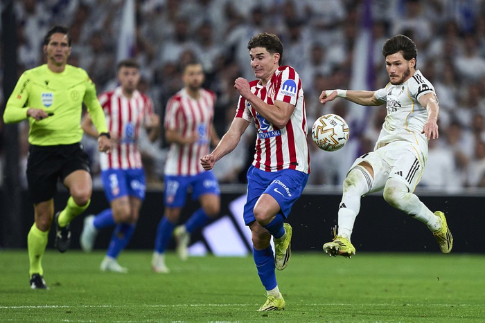 巴萨欲用费兰卡萨多换阿尔瓦雷斯遭马竞拒绝，