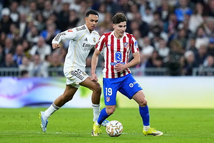 巴萨欲用费兰卡萨多换阿尔瓦雷斯遭马竞拒绝，