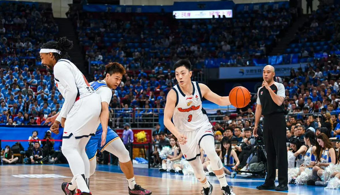 广东客场不敌北京 顽强拼劲赢得球迷力挺